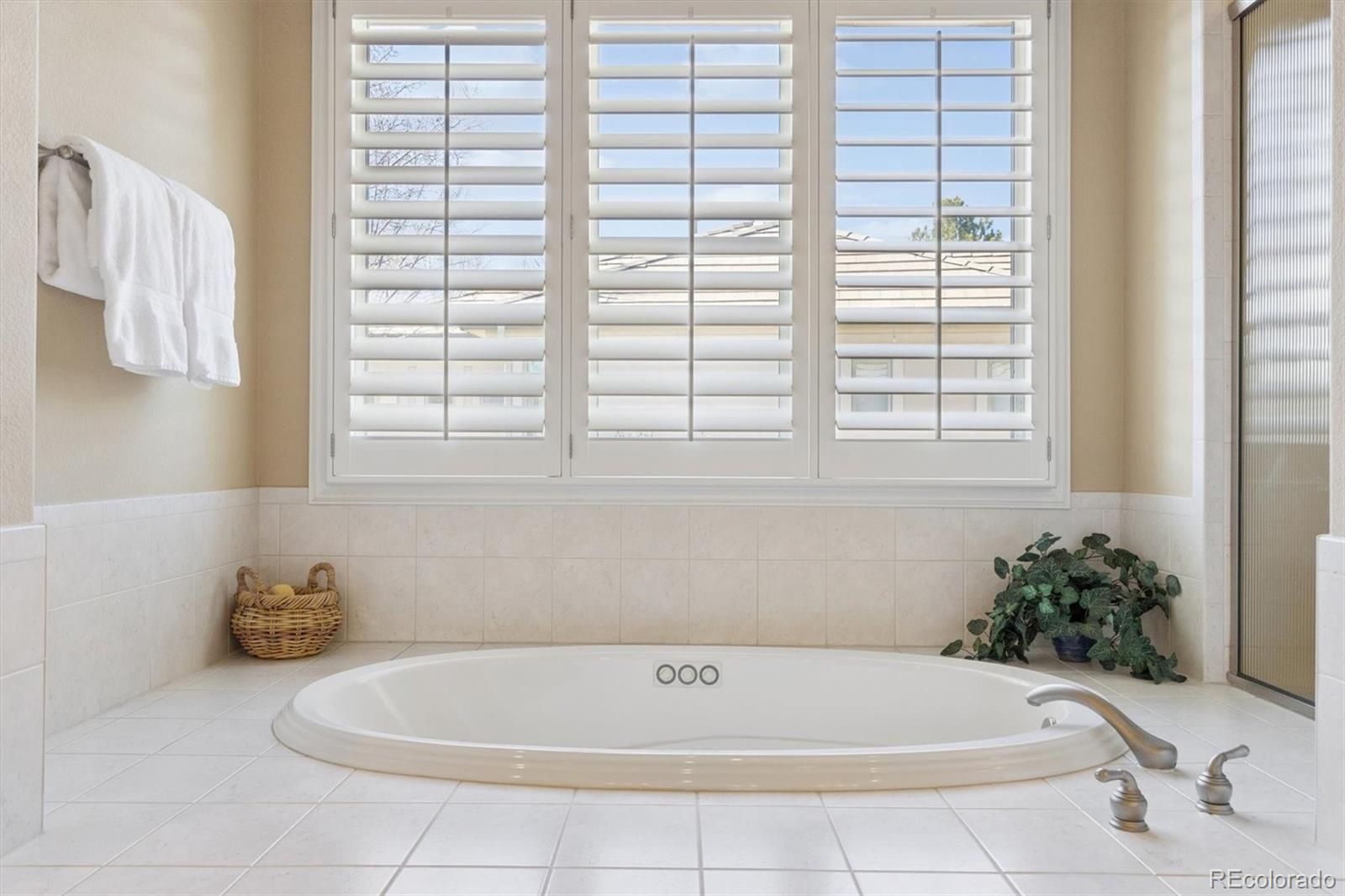 Littleton, Colorado, 80128, United States, 4 Bedrooms Bedrooms, ,5 BathroomsBathrooms,Residential,Active,2023431