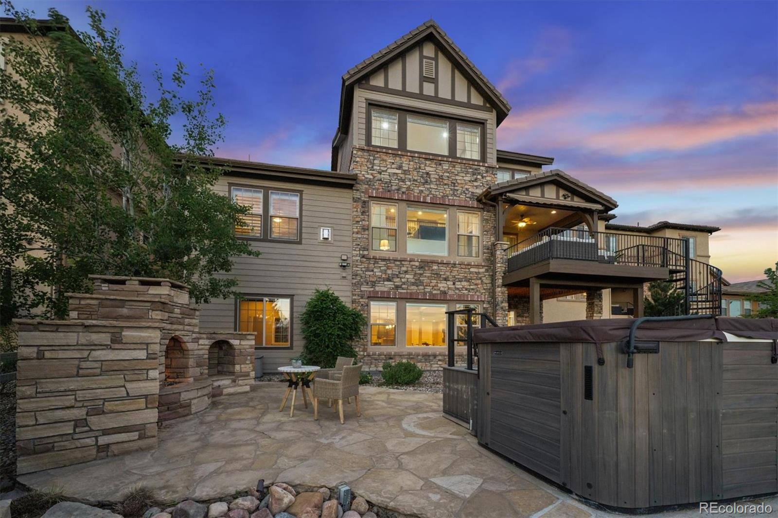 Spectacular, unobstructed panoramic mountain views from all three leve – image 42