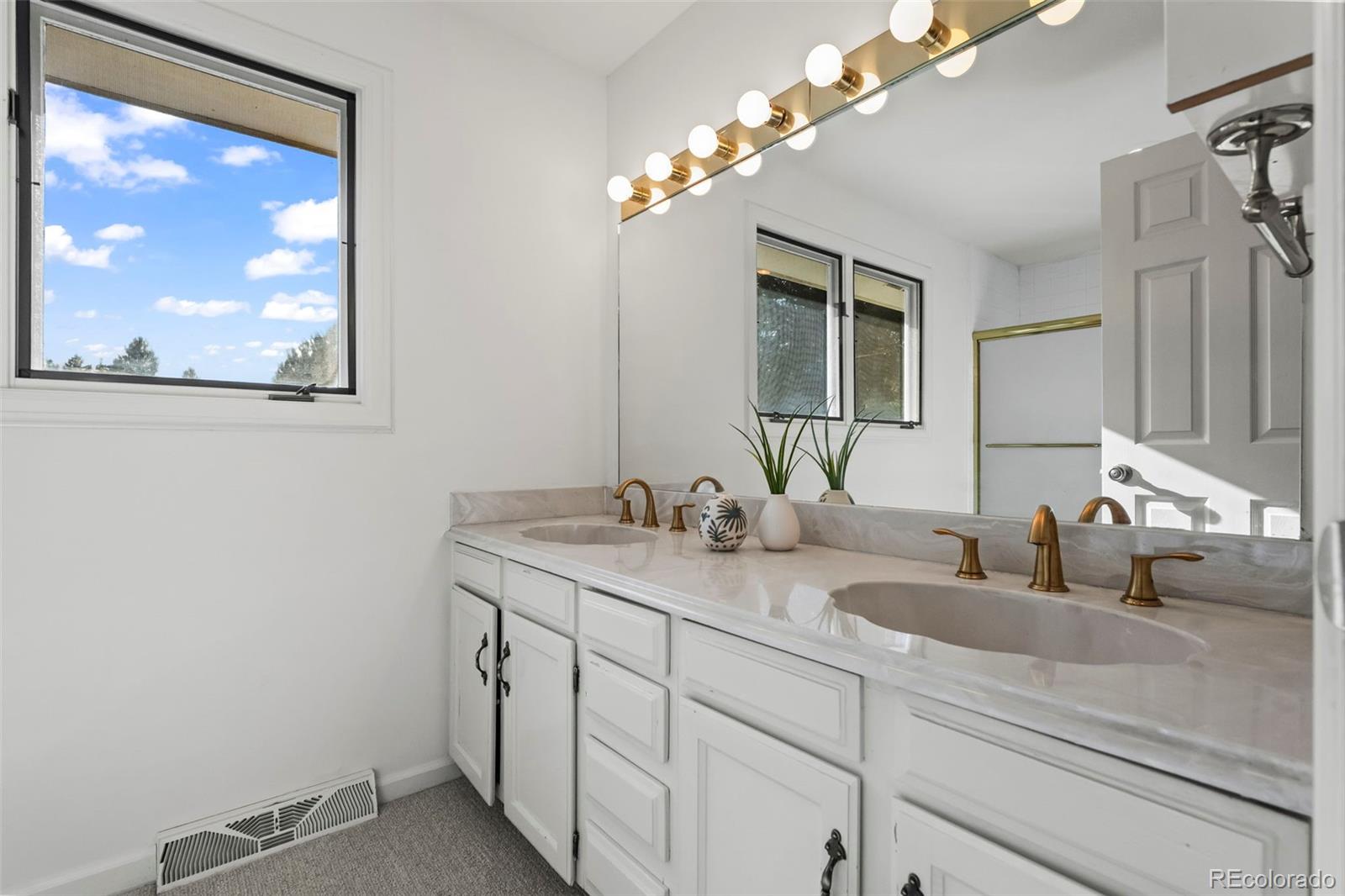 Boulder, Colorado, 80301, United States, 5 Bedrooms Bedrooms, ,4 BathroomsBathrooms,Residential,Active,1944015