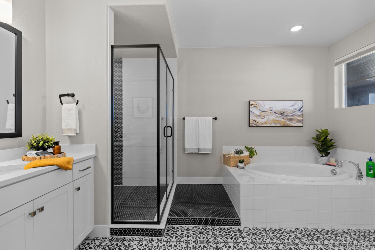 Castle Pines, Colorado, 80108, United States, 5 Bedrooms Bedrooms, ,6 BathroomsBathrooms,Residential,Active,1965853