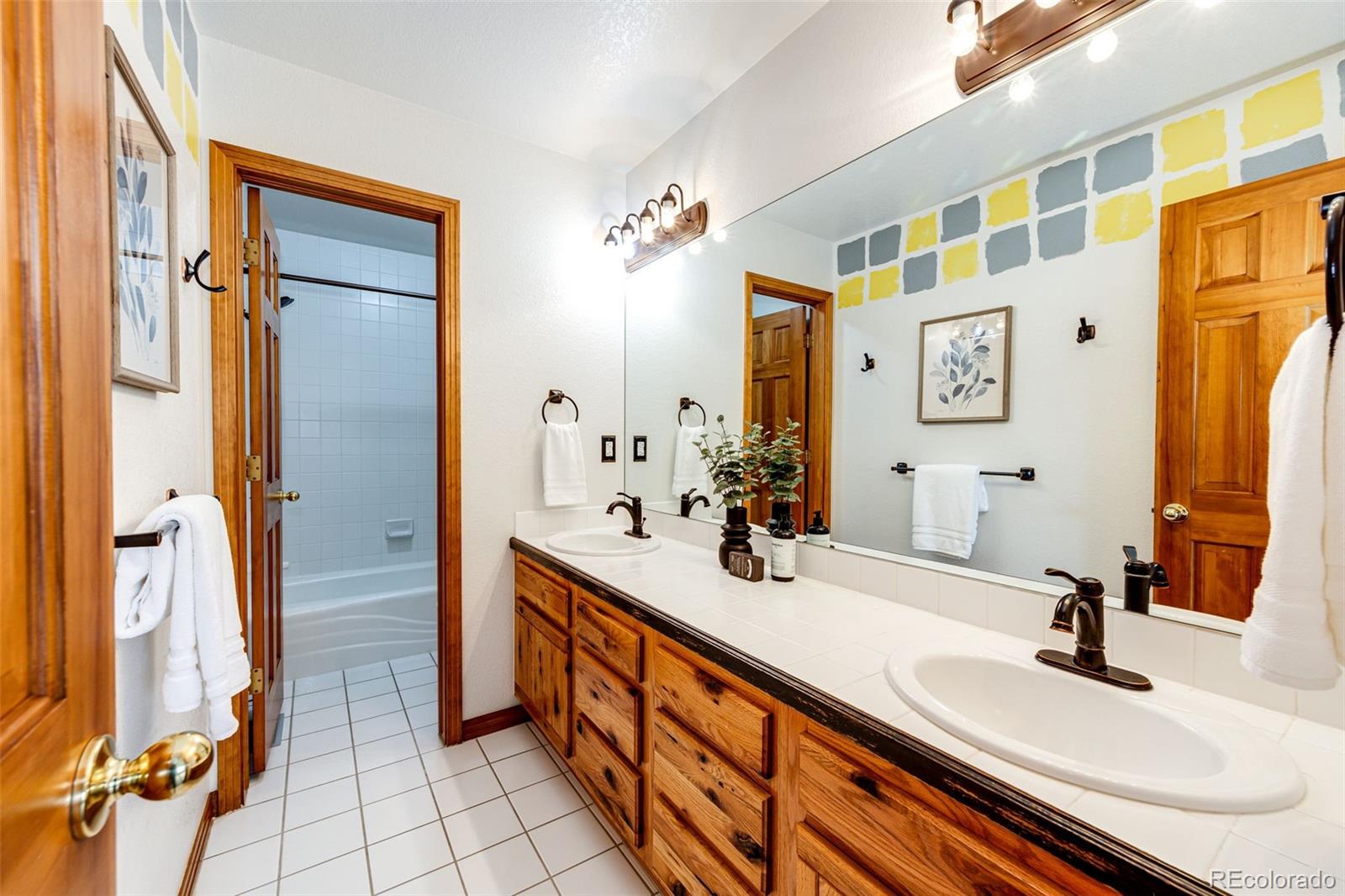 Elizabeth, Colorado, 80107, United States, 4 Bedrooms Bedrooms, ,4 BathroomsBathrooms,Residential,Active,1914931