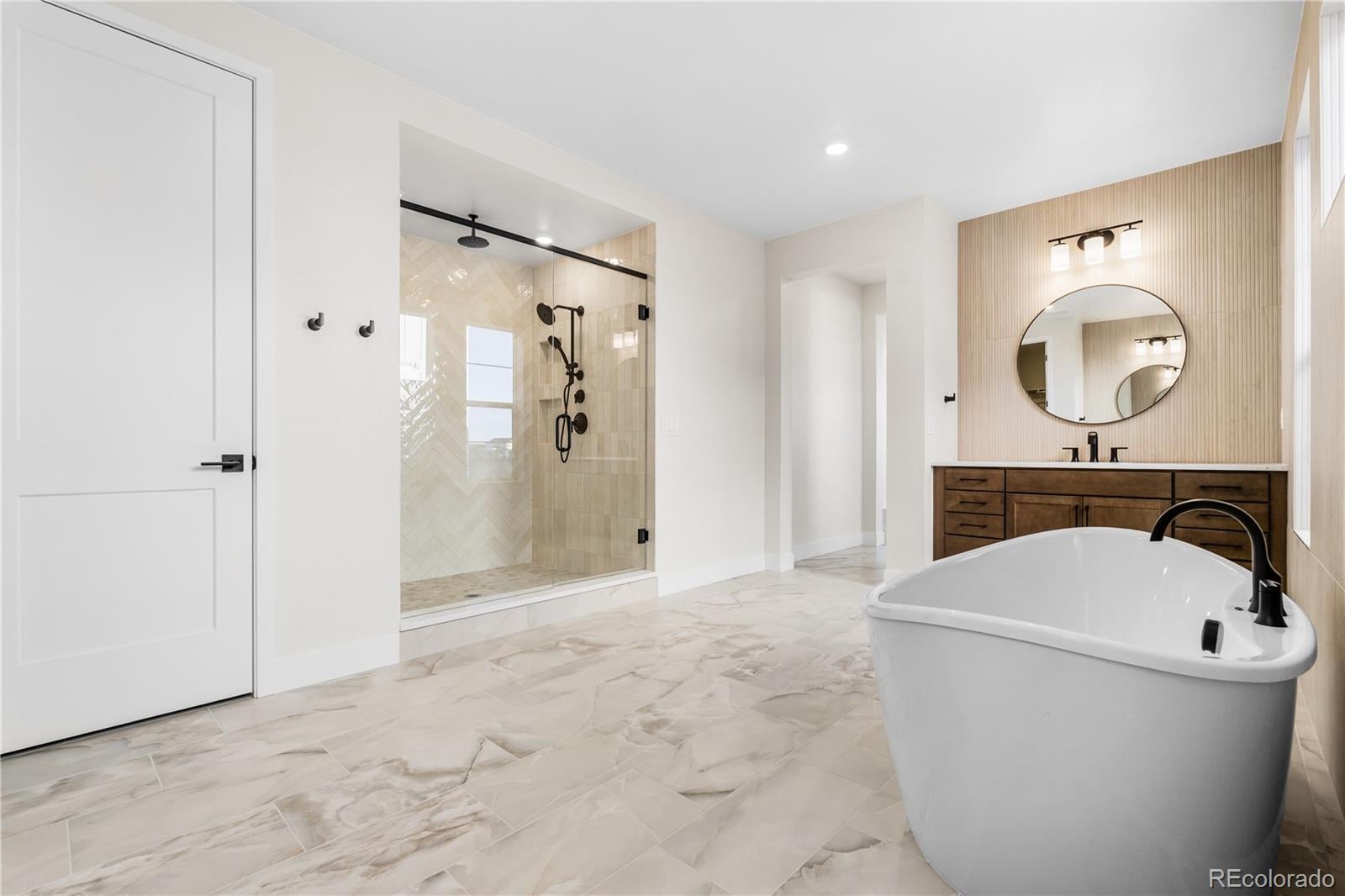 Castle Pines, Colorado, 80108, United States, 7 Bedrooms Bedrooms, ,7 BathroomsBathrooms,Residential,Active,2016708