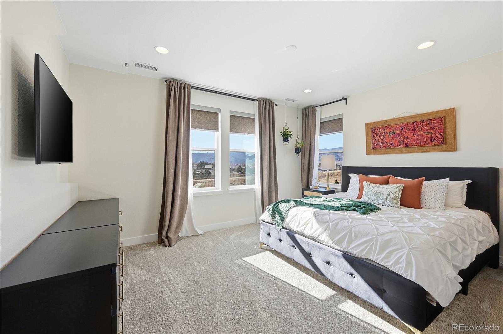 Littleton, Colorado, 80125, United States, 5 Bedrooms Bedrooms, ,7 BathroomsBathrooms,Residential,Active,2012467