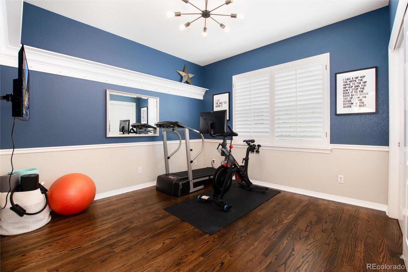 Littleton, Colorado, 80123, United States, 4 Bedrooms Bedrooms, ,4 BathroomsBathrooms,Residential,Active,1936610