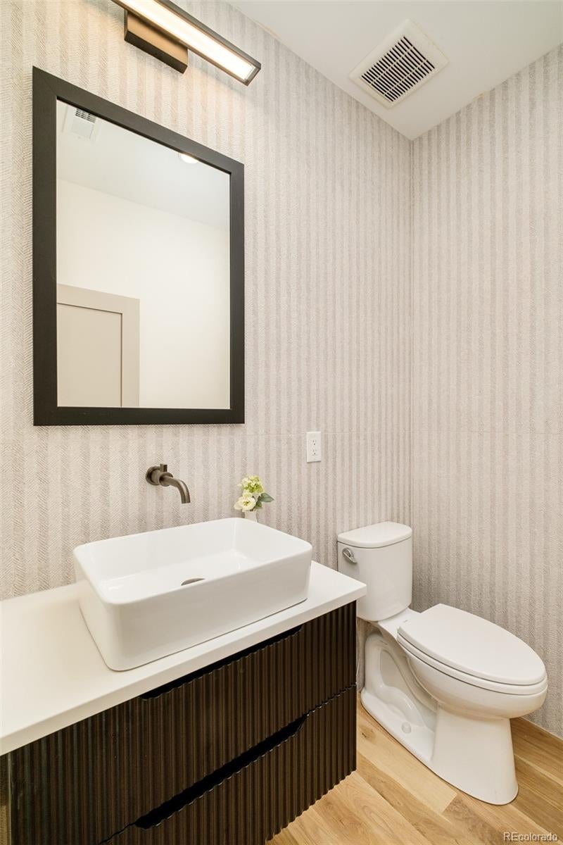 Denver, Colorado, 80206, United States, 3 Bedrooms Bedrooms, ,4 BathroomsBathrooms,Residential,Active,2007287