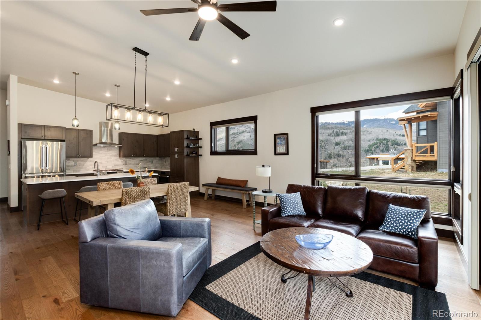 Silverthorne, Colorado, 80498, United States, 3 Bedrooms Bedrooms, ,3 BathroomsBathrooms,Residential,Active,1823934