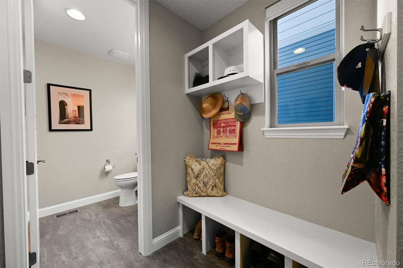 Highlands Ranch, Colorado, 80126, United States, 4 Bedrooms Bedrooms, ,4 BathroomsBathrooms,Residential,Active,2008281