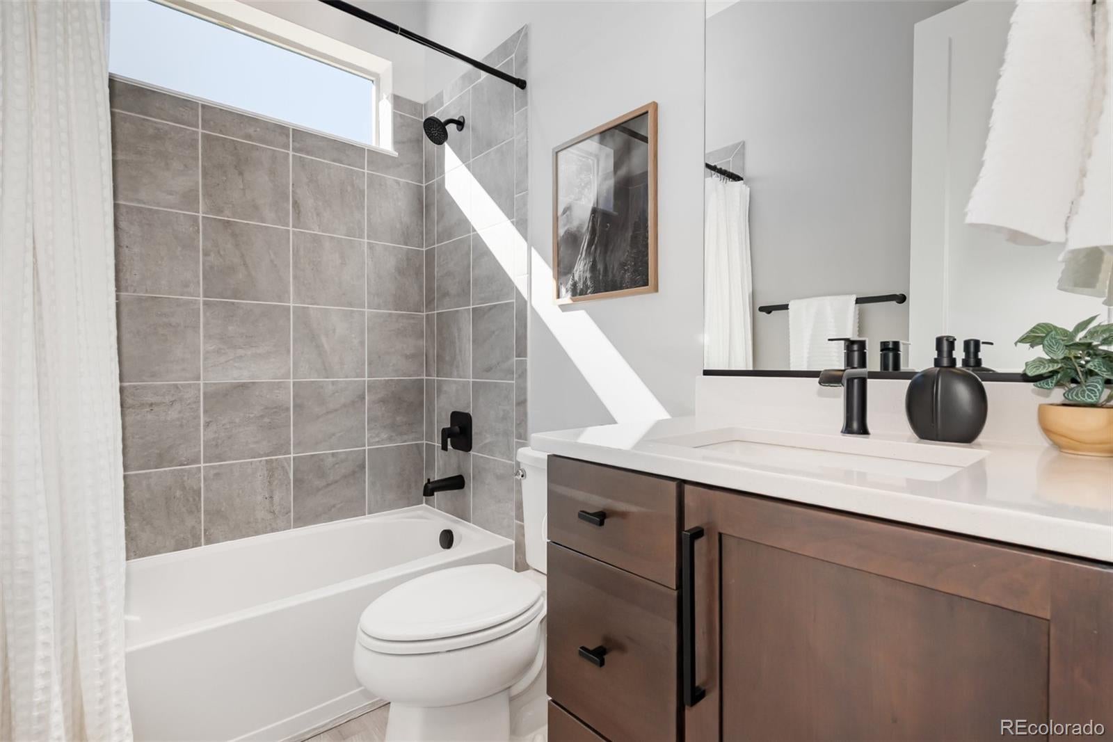 Monument, Colorado, 80132, United States, 5 Bedrooms Bedrooms, ,4 BathroomsBathrooms,Residential,Contingent,1992315