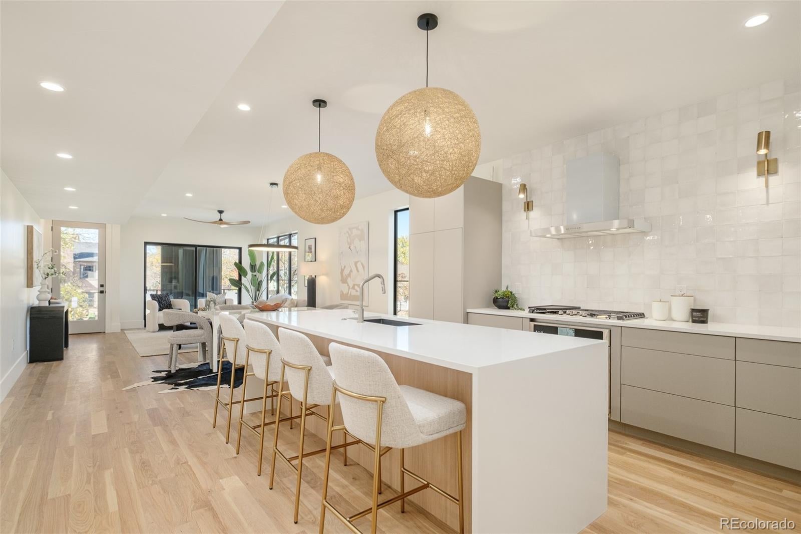 Denver, Colorado, 80206, United States, 3 Bedrooms Bedrooms, ,4 BathroomsBathrooms,Residential,Active,1987227