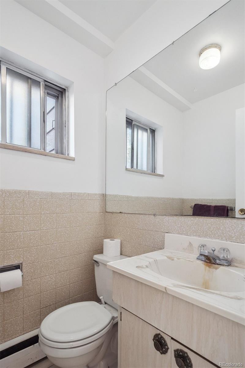 Lakewood, Colorado, 80227, United States, 3 Bedrooms Bedrooms, ,2 BathroomsBathrooms,Residential,Active,2043793