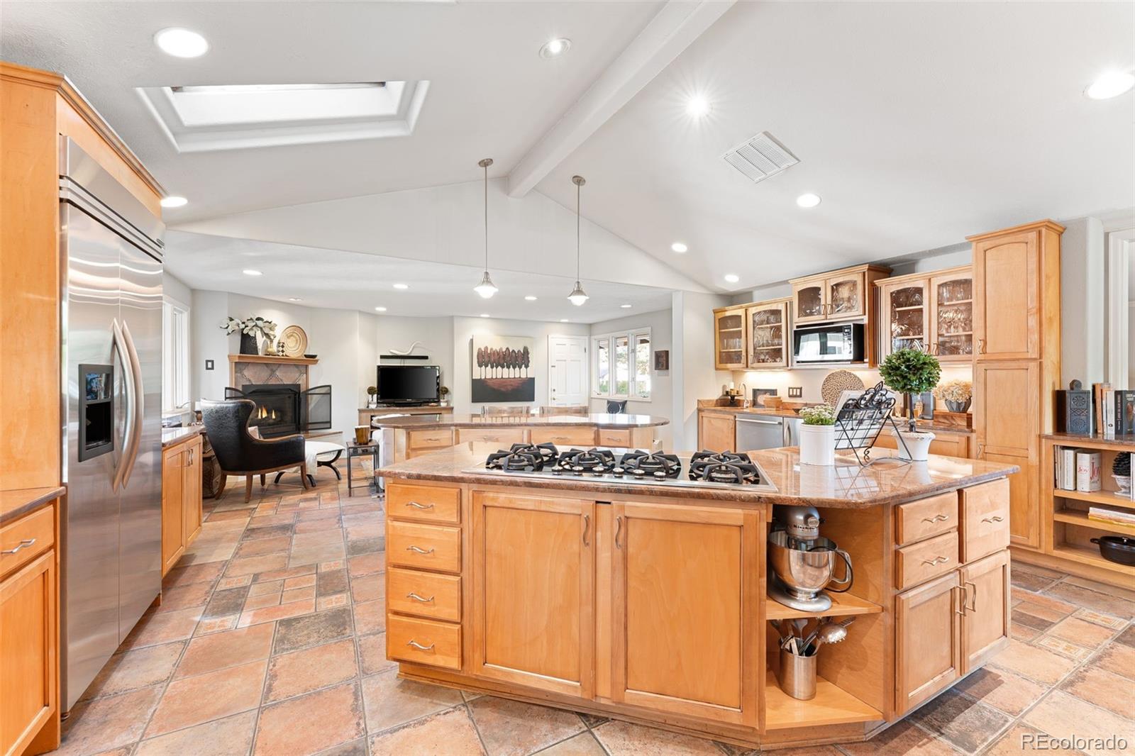 Littleton, Colorado, 80123, United States, 4 Bedrooms Bedrooms, ,3 BathroomsBathrooms,Residential,Active,2045011