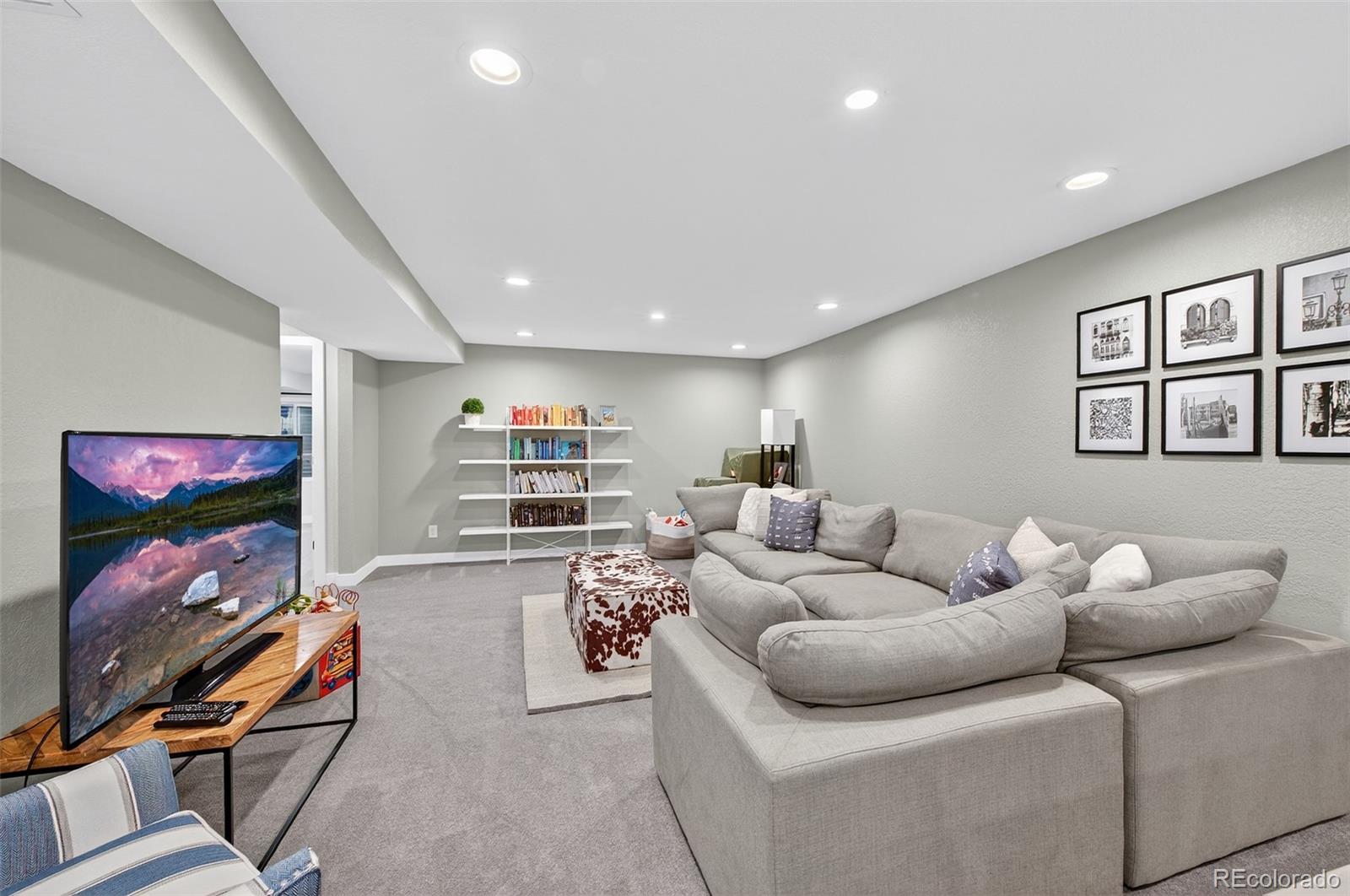 Littleton, Colorado, 80127, United States, 6 Bedrooms Bedrooms, ,4 BathroomsBathrooms,Residential,Active,1945540