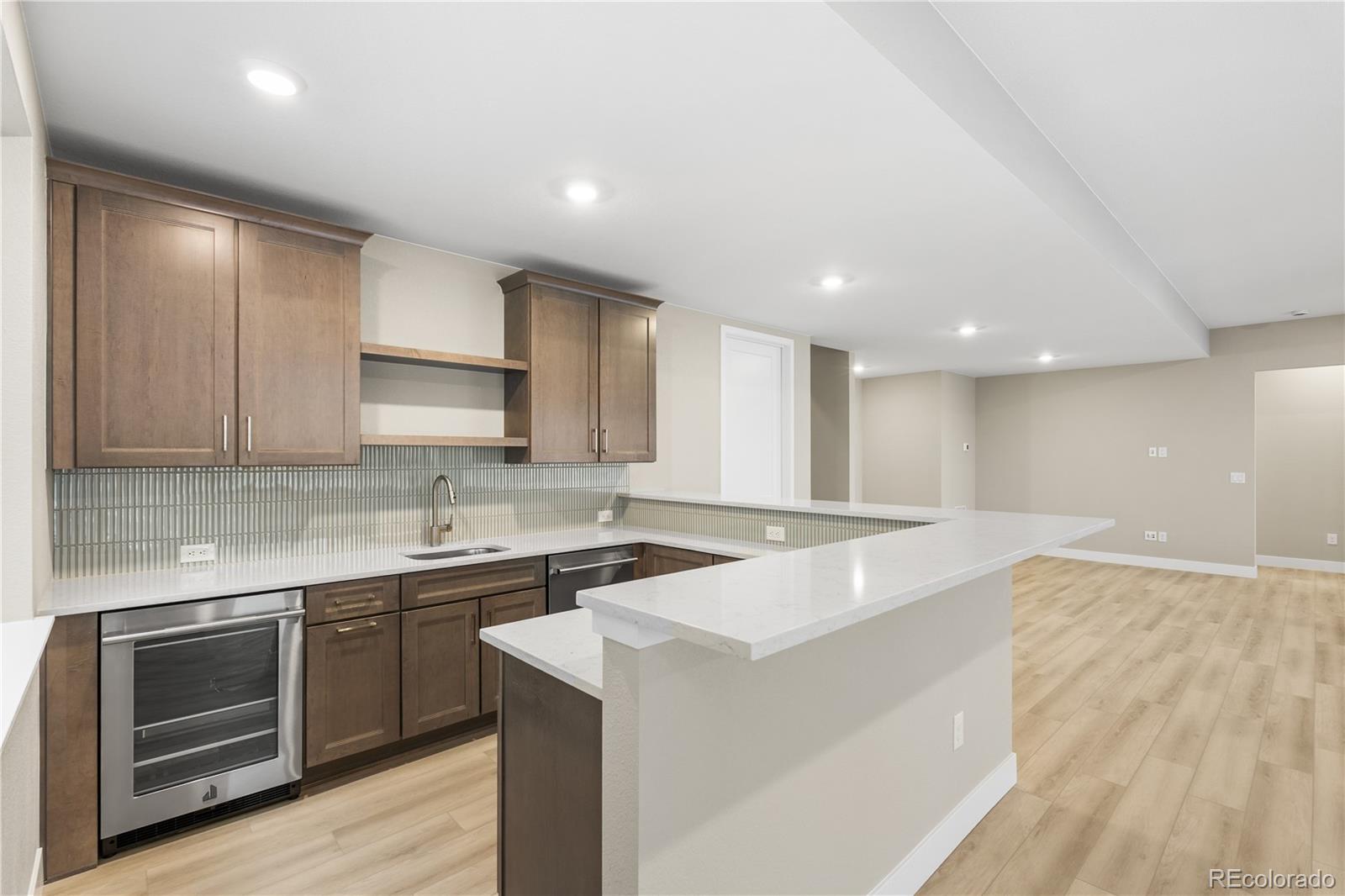 Lone Tree, Colorado, 80134, United States, 6 Bedrooms Bedrooms, ,7 BathroomsBathrooms,Residential,Active,2010172