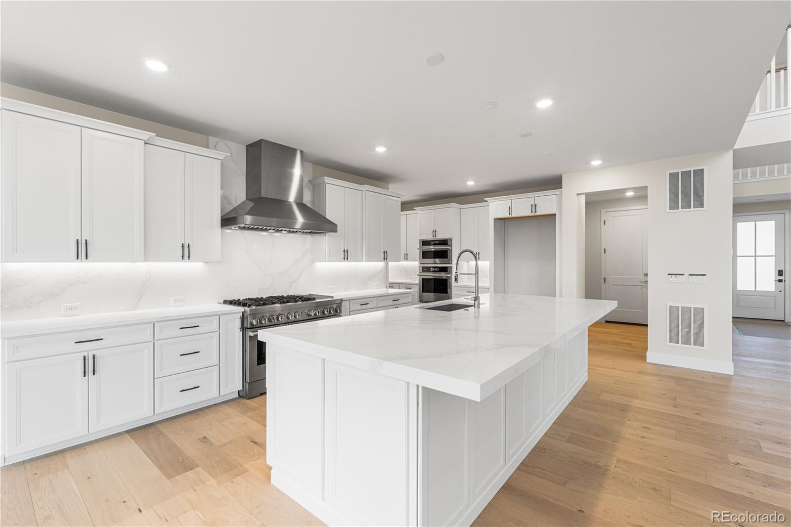 Castle Pines, Colorado, 80108, United States, 7 Bedrooms Bedrooms, ,8 BathroomsBathrooms,Residential,Active,1992239