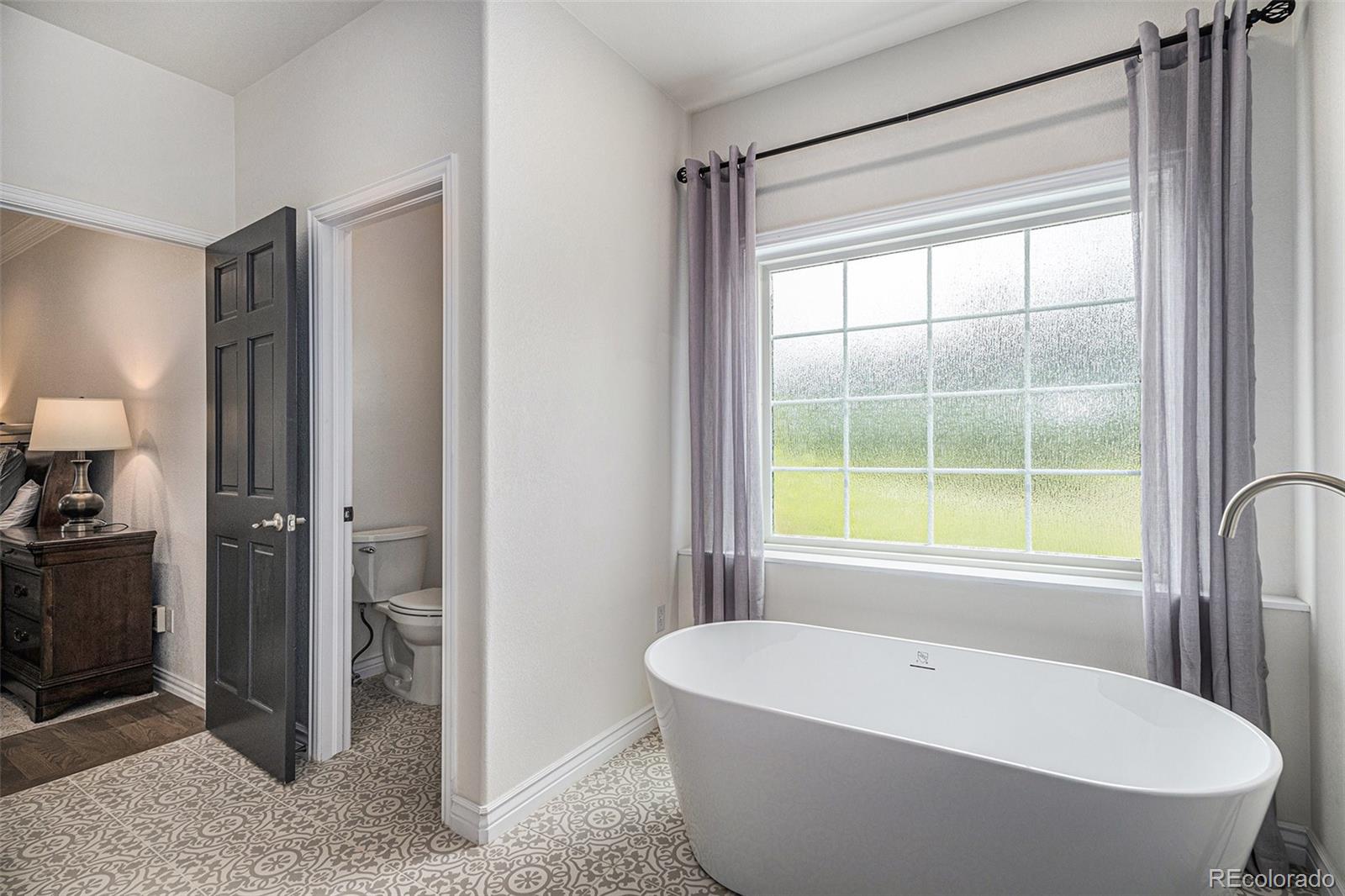 Franktown, Colorado, 80116, United States, 5 Bedrooms Bedrooms, ,5 BathroomsBathrooms,Residential,Active,1962183