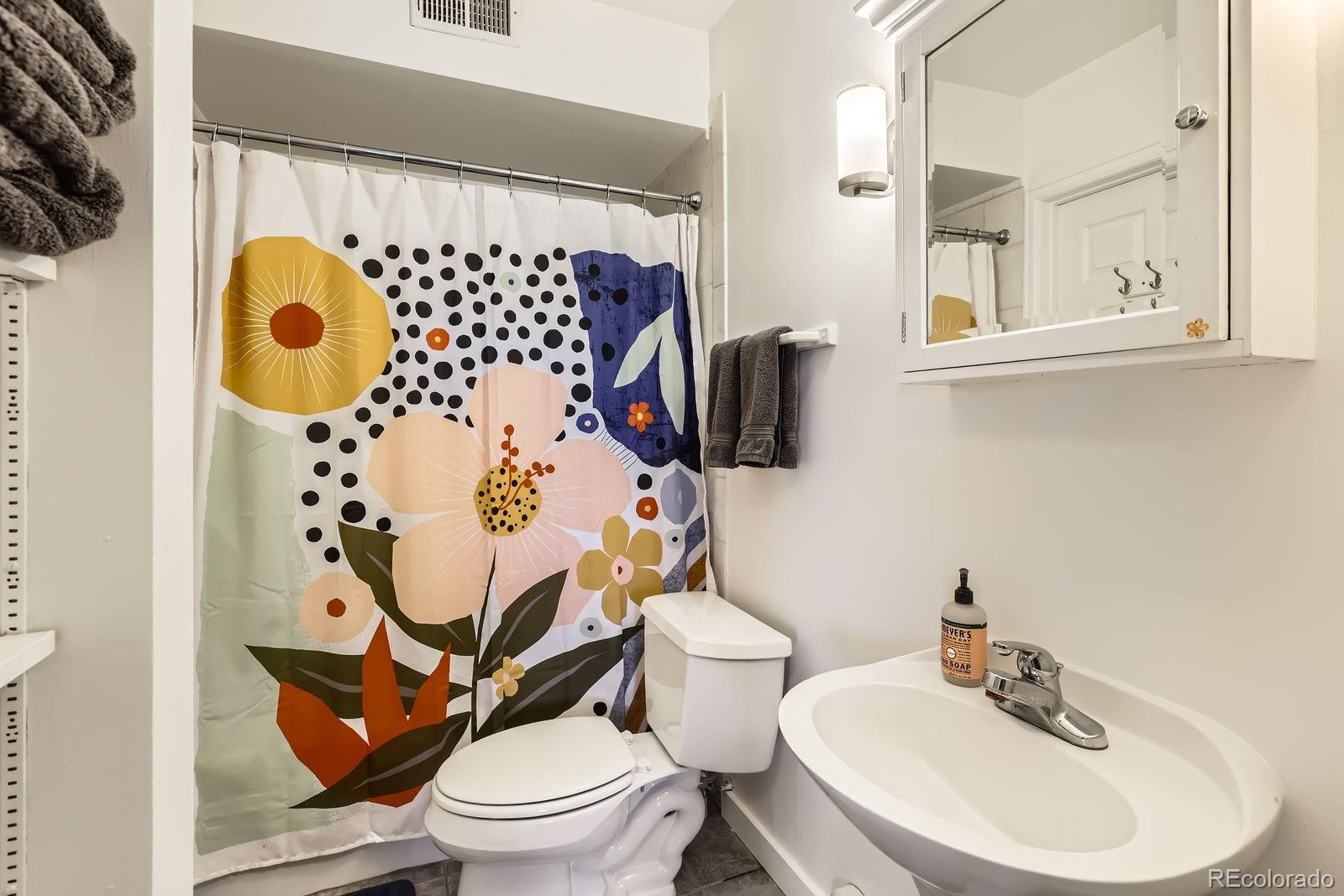 Boulder, Colorado, 80302, United States, 4 Bedrooms Bedrooms, ,3 BathroomsBathrooms,Residential,Active,1944047