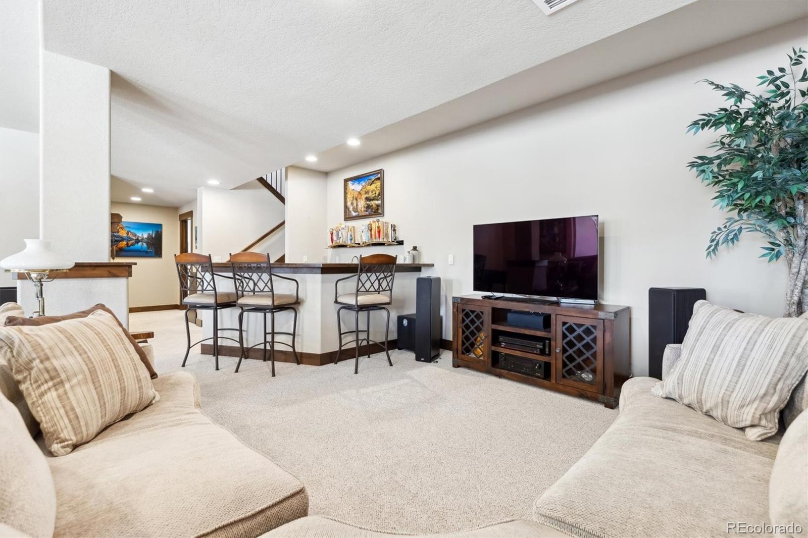 Larkspur, Colorado, 80118, United States, 4 Bedrooms Bedrooms, ,5 BathroomsBathrooms,Residential,Active,1889490