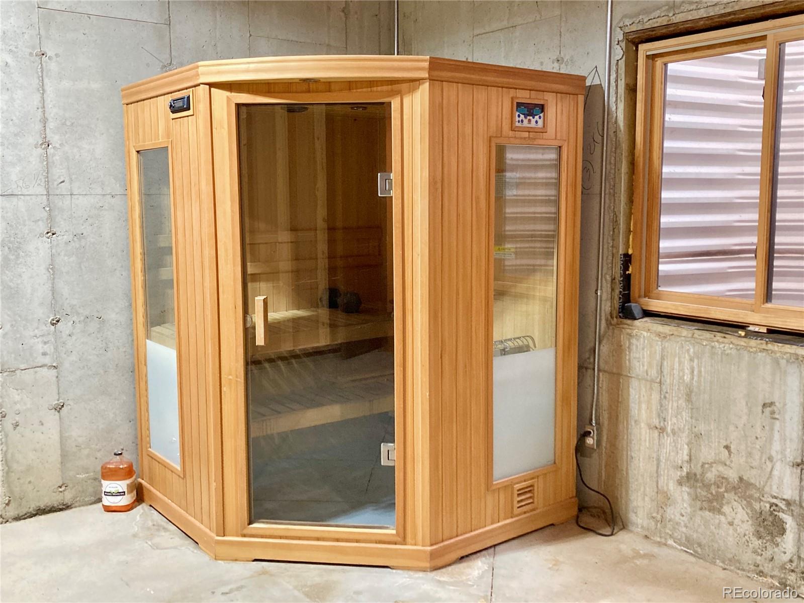 Castle Rock, Colorado, 80109, United States, 6 Bedrooms Bedrooms, ,5 BathroomsBathrooms,Residential,Active,1971777