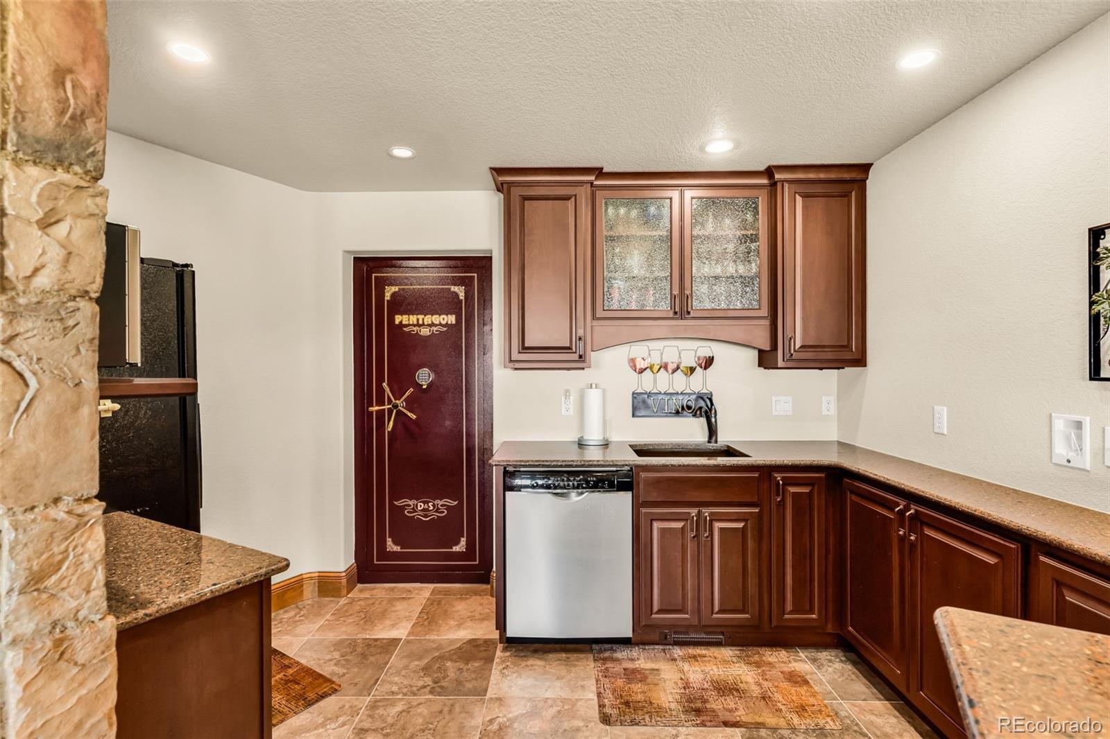 Pueblo, Colorado, 81001, United States, 4 Bedrooms Bedrooms, ,5 BathroomsBathrooms,Residential,Active,2043836