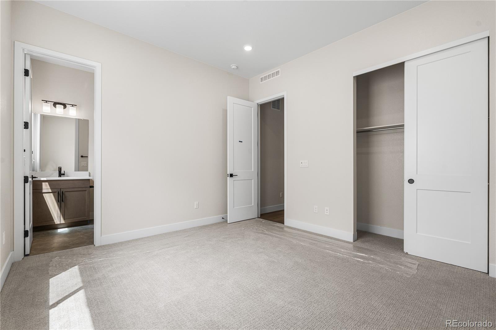 Castle Pines, Colorado, 80108, United States, ,5 BathroomsBathrooms,Residential,Active,1824040