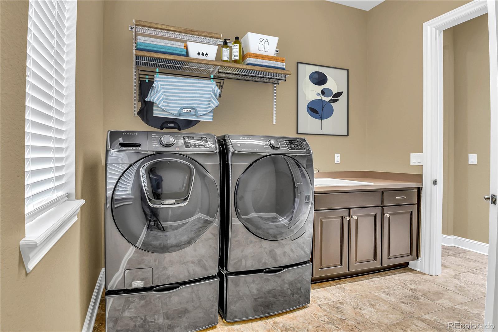 Broomfield, Colorado, 80023, United States, 3 Bedrooms Bedrooms, ,4 BathroomsBathrooms,Residential,Active,2044170