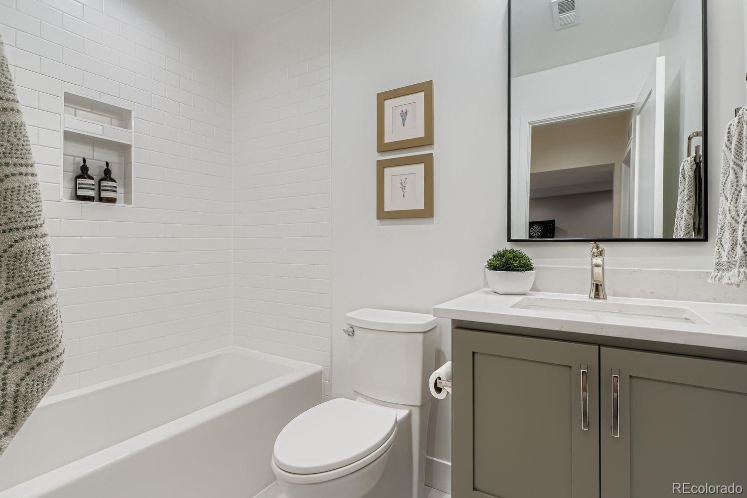 Denver, Colorado, 80210, United States, 5 Bedrooms Bedrooms, ,6 BathroomsBathrooms,Residential,Active,2010187