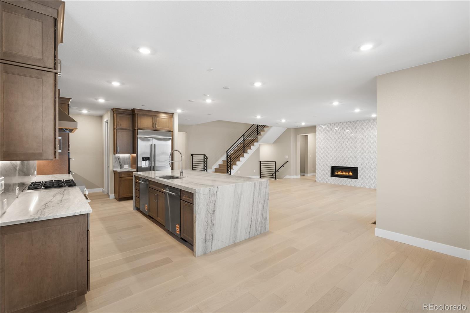 Lone Tree, Colorado, 80134, United States, 6 Bedrooms Bedrooms, ,7 BathroomsBathrooms,Residential,Active,2010172