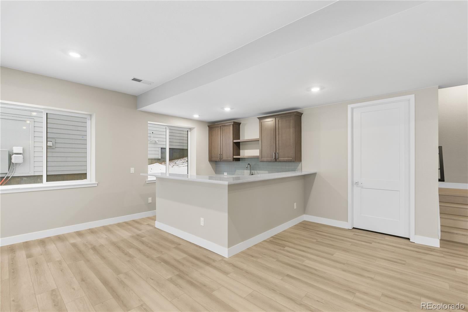 Lone Tree, Colorado, 80134, United States, 6 Bedrooms Bedrooms, ,7 BathroomsBathrooms,Residential,Active,2010172