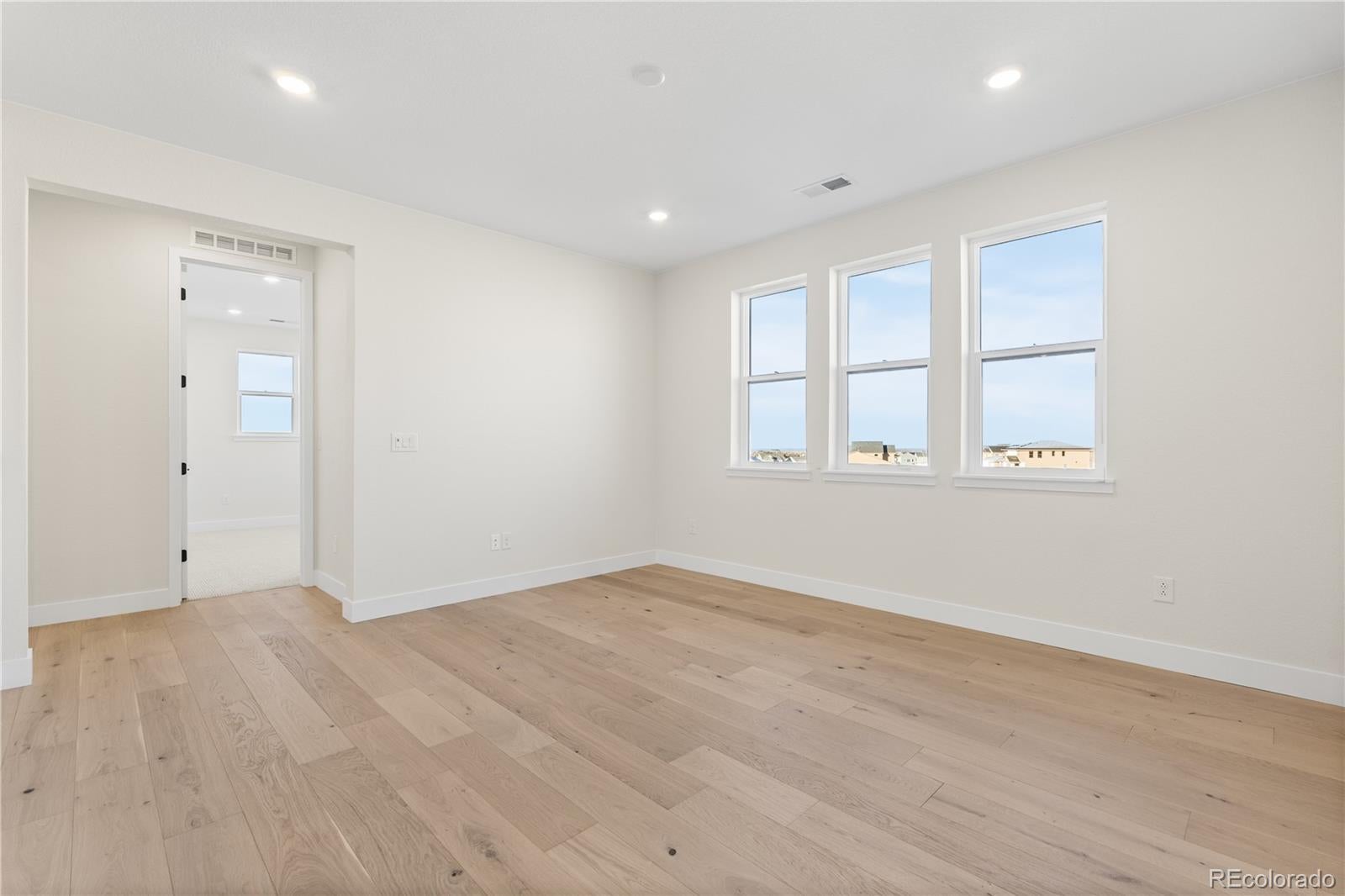 Lone Tree, Colorado, 80134, United States, 6 Bedrooms Bedrooms, ,7 BathroomsBathrooms,Residential,Active,1952989