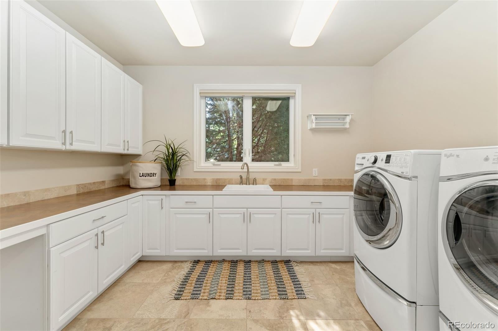 Lafayette, Colorado, 80026, United States, 6 Bedrooms Bedrooms, ,5 BathroomsBathrooms,Residential,Active,1972166