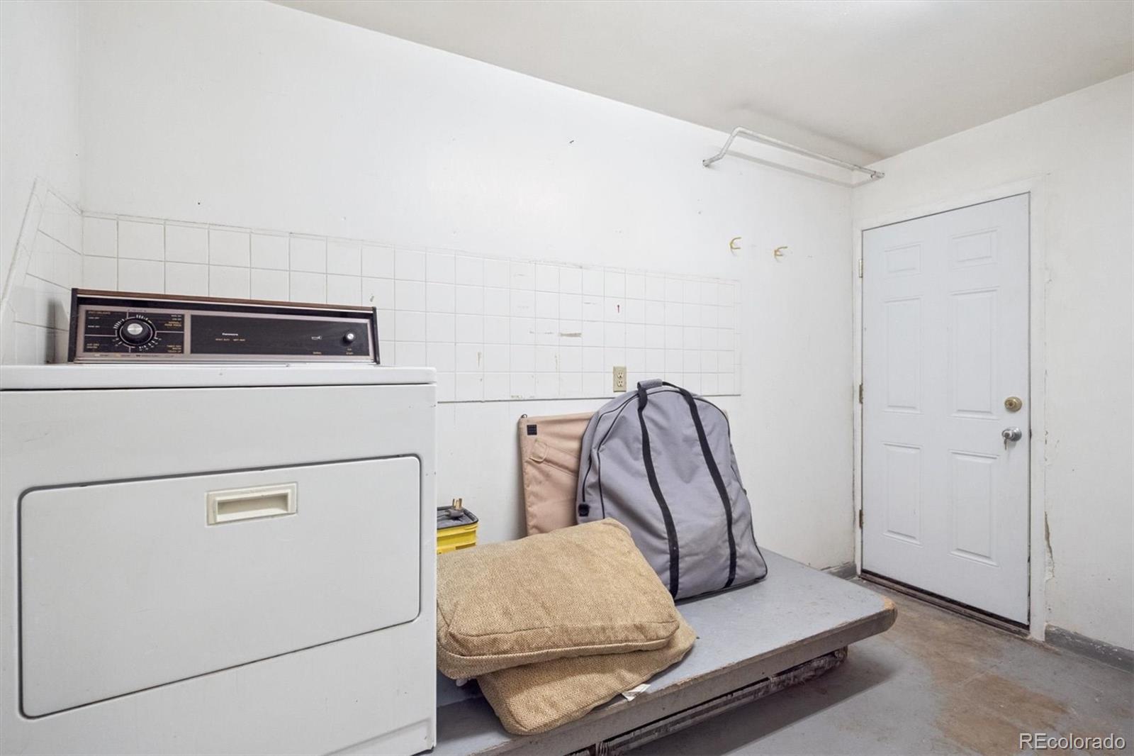 Lakewood, Colorado, 80227, United States, 3 Bedrooms Bedrooms, ,2 BathroomsBathrooms,Residential,Active,1952501