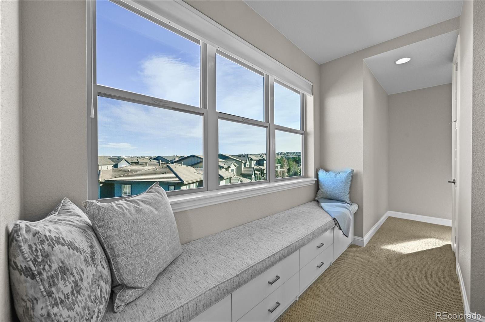 Highlands Ranch, Colorado, 80126, United States, 4 Bedrooms Bedrooms, ,4 BathroomsBathrooms,Residential,Active,2008281