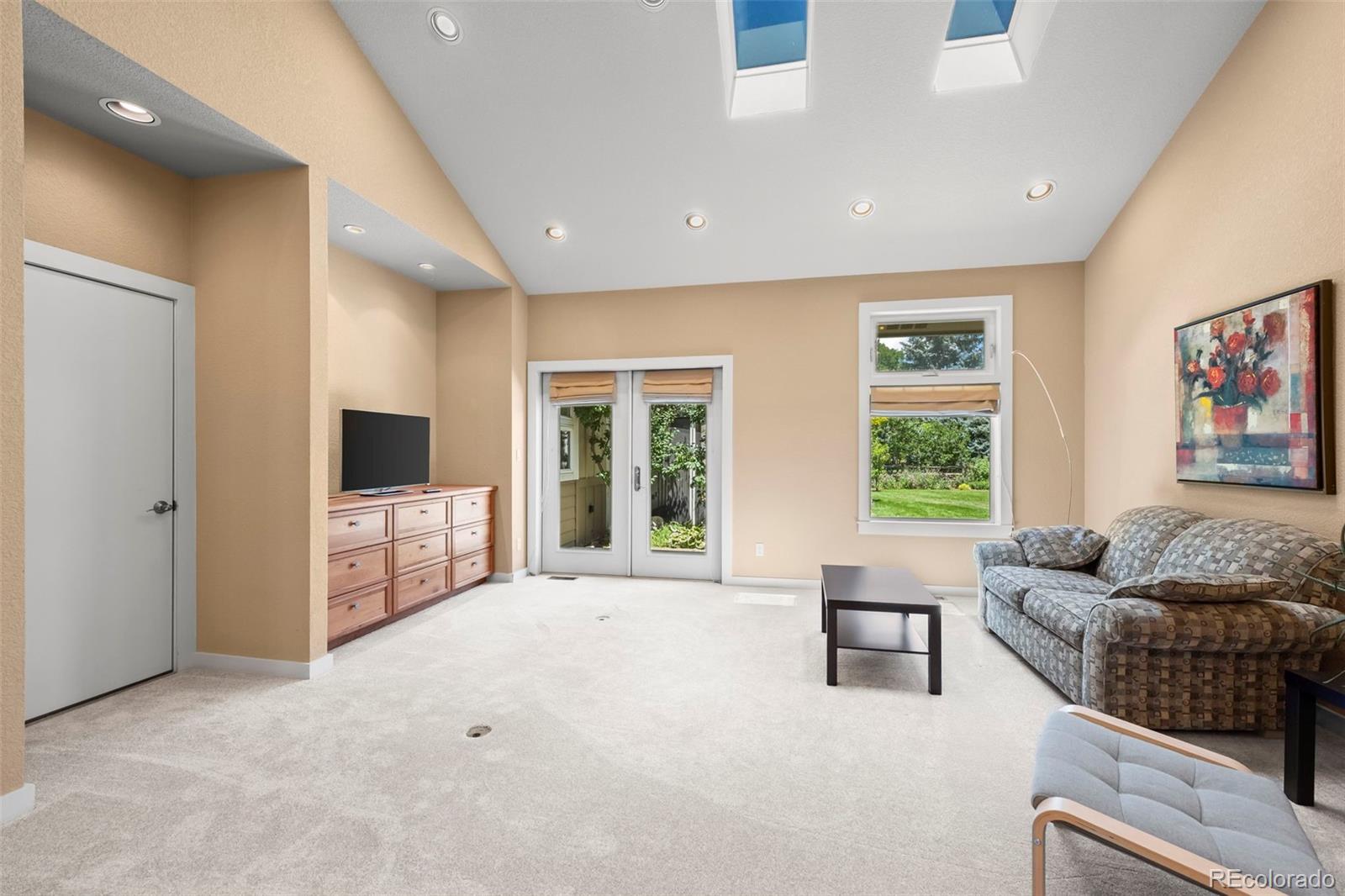Boulder, Colorado, 80301, United States, 5 Bedrooms Bedrooms, ,4 BathroomsBathrooms,Residential,Active,1944111