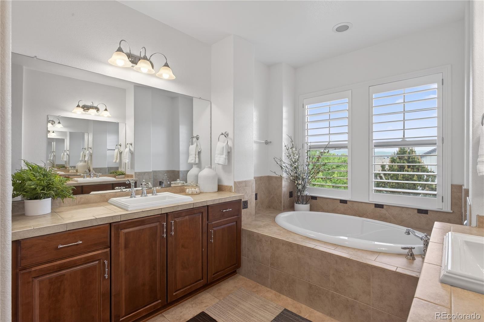 Highlands Ranch, Colorado, 80126, United States, 5 Bedrooms Bedrooms, ,5 BathroomsBathrooms,Residential,Active,2044598