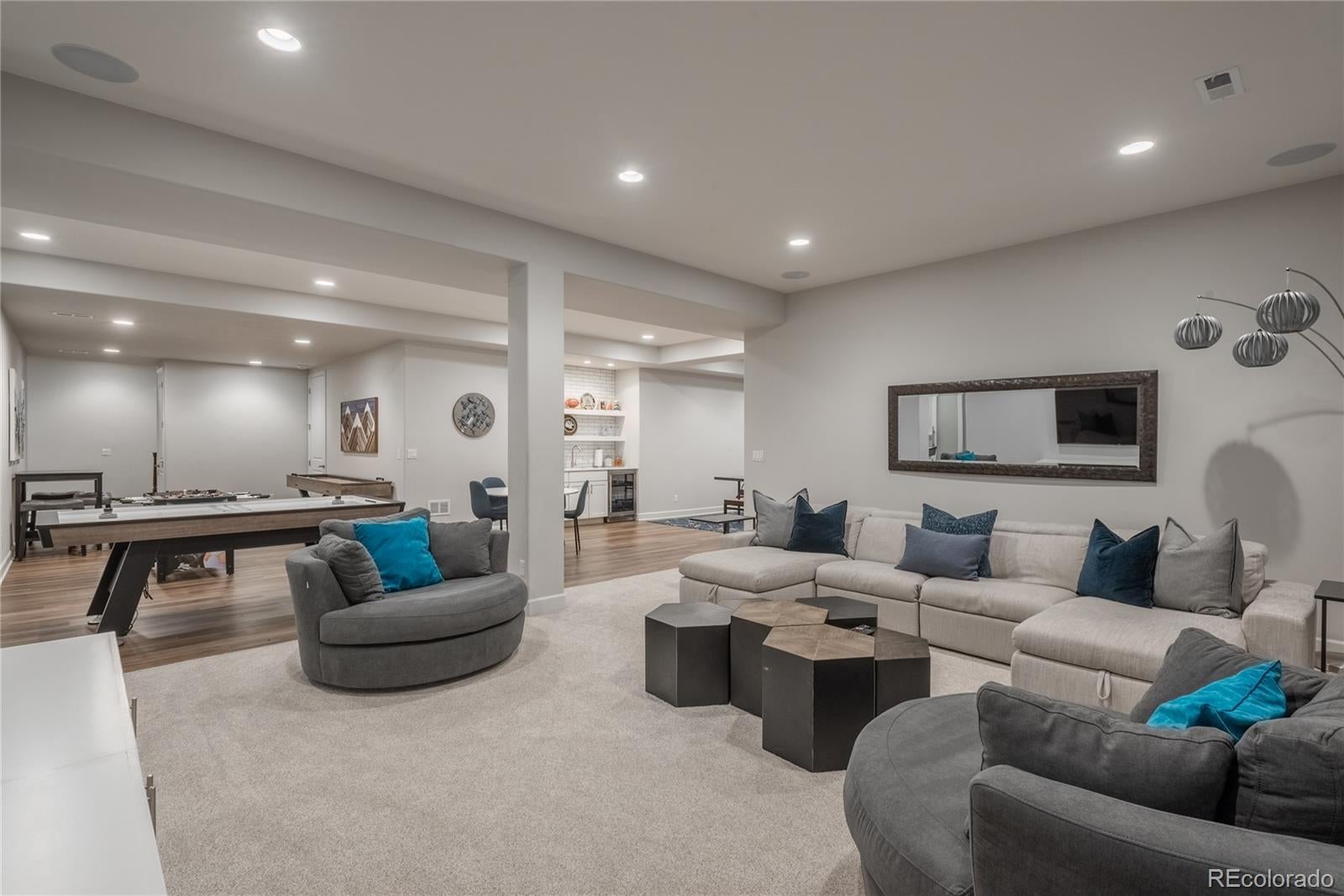 Highlands Ranch, Colorado, 80126, United States, 5 Bedrooms Bedrooms, ,7 BathroomsBathrooms,Residential,Active,2010899