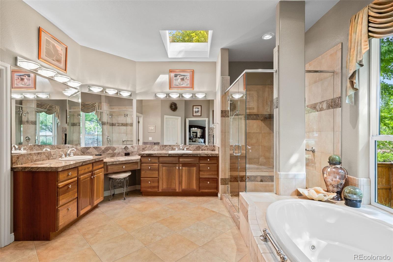 Lone Tree, Colorado, 80124, United States, 4 Bedrooms Bedrooms, ,5 BathroomsBathrooms,Residential,Active,1909066