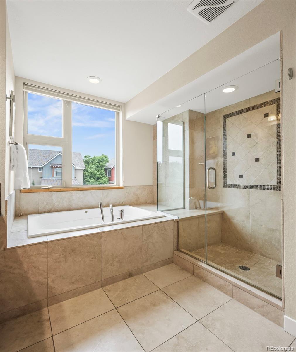 Boulder, Colorado, 80301, United States, 5 Bedrooms Bedrooms, ,4 BathroomsBathrooms,Residential,Pending,1944064