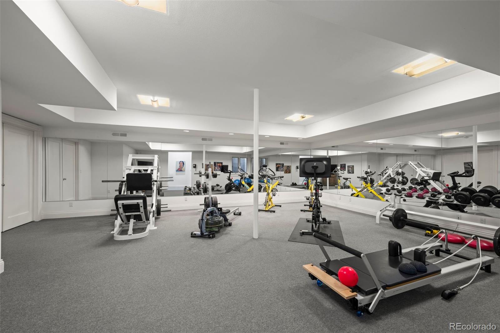 Niwot, Colorado, 80503, United States, 4 Bedrooms Bedrooms, ,7 BathroomsBathrooms,Residential,Active,2033352