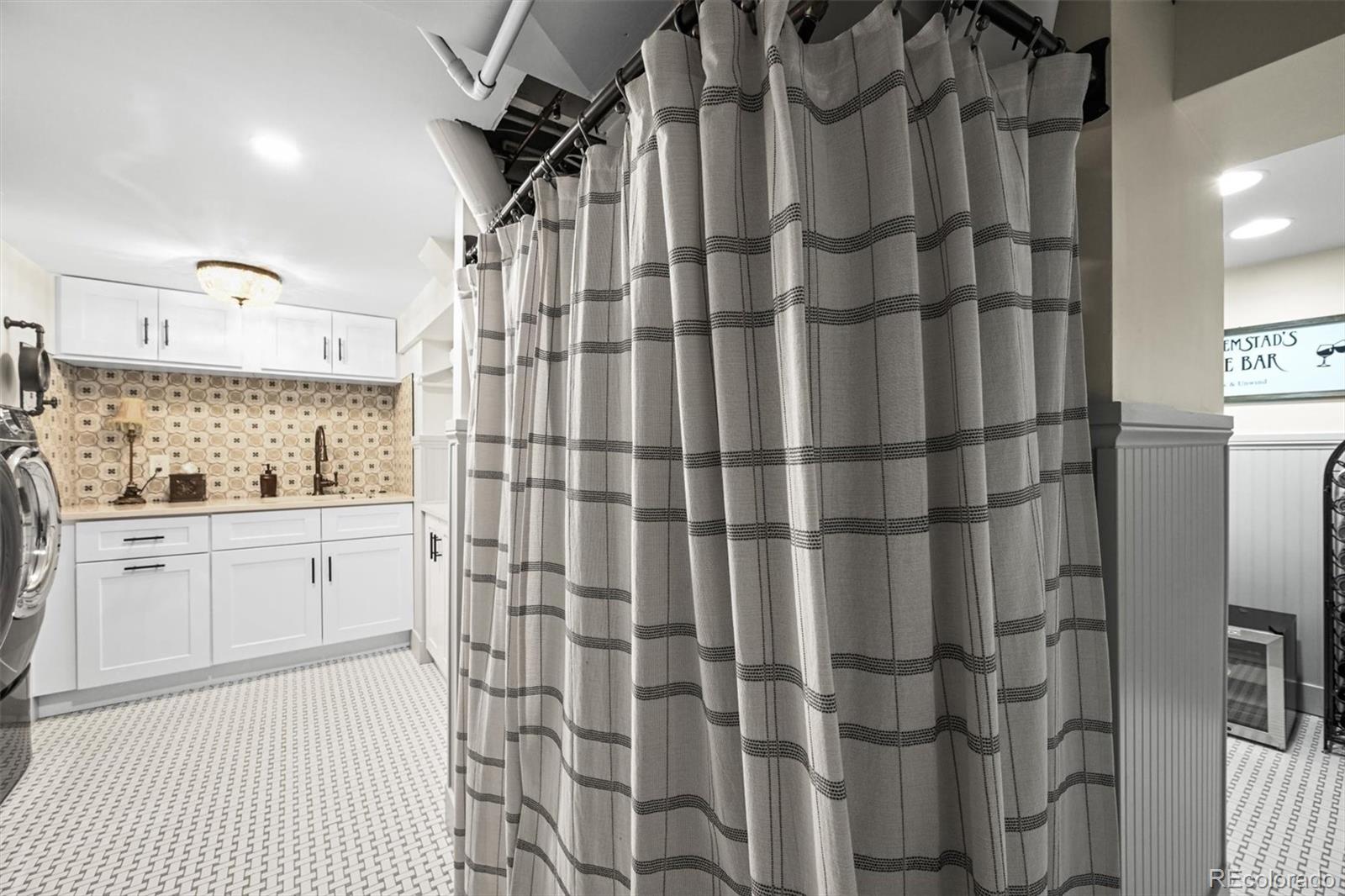 Denver, Colorado, 80210, United States, 3 Bedrooms Bedrooms, ,3 BathroomsBathrooms,Residential,Active,1892614