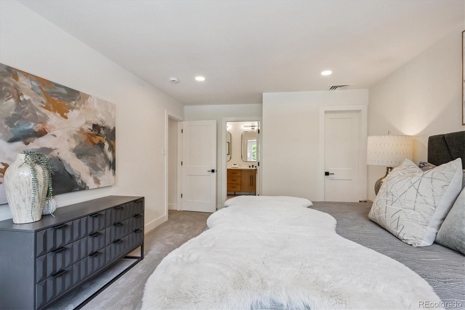 Denver, Colorado, 80237, United States, 5 Bedrooms Bedrooms, ,4 BathroomsBathrooms,Residential,Active,2008256