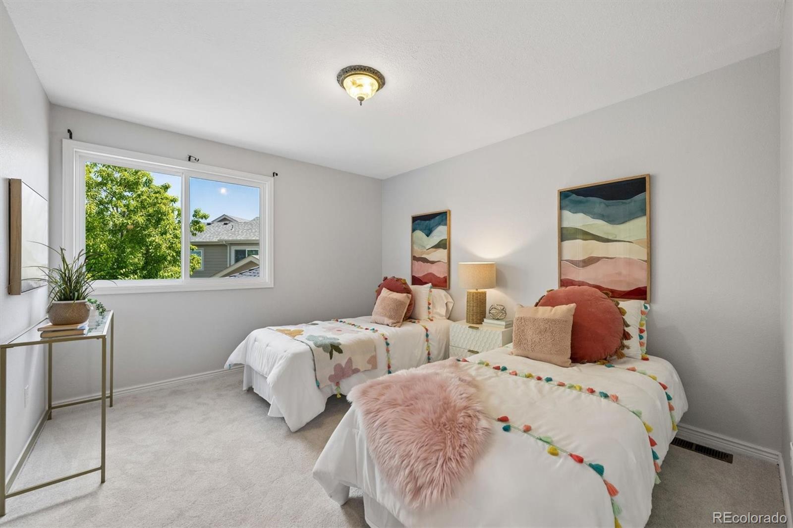 Highlands Ranch, Colorado, 80126, United States, 4 Bedrooms Bedrooms, ,3 BathroomsBathrooms,Residential,Active,2045752