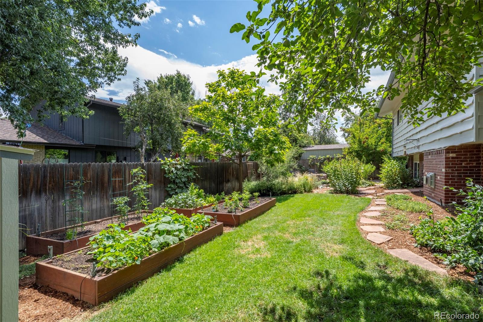 Boulder, Colorado, 80303, United States, 4 Bedrooms Bedrooms, ,3 BathroomsBathrooms,Residential,Contingent,1944054