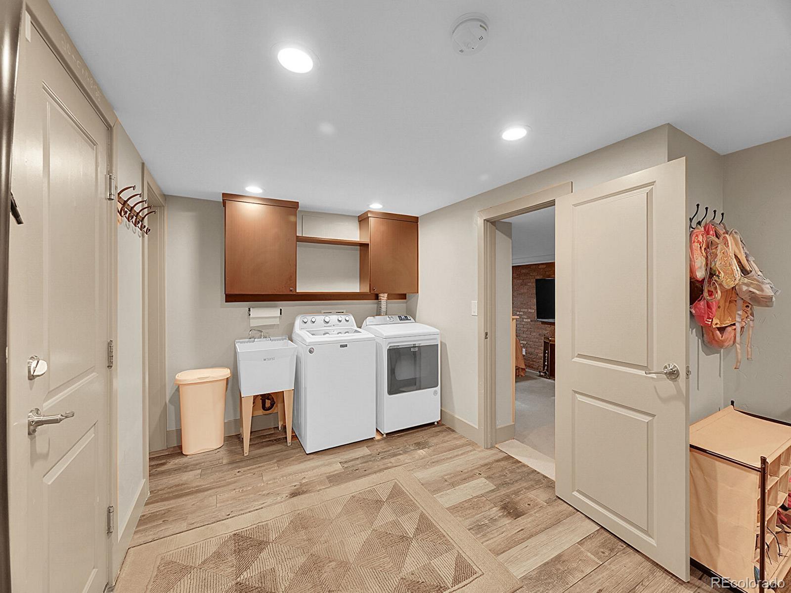 Denver, Colorado, 80212, United States, 4 Bedrooms Bedrooms, ,3 BathroomsBathrooms,Residential,Active,1946316