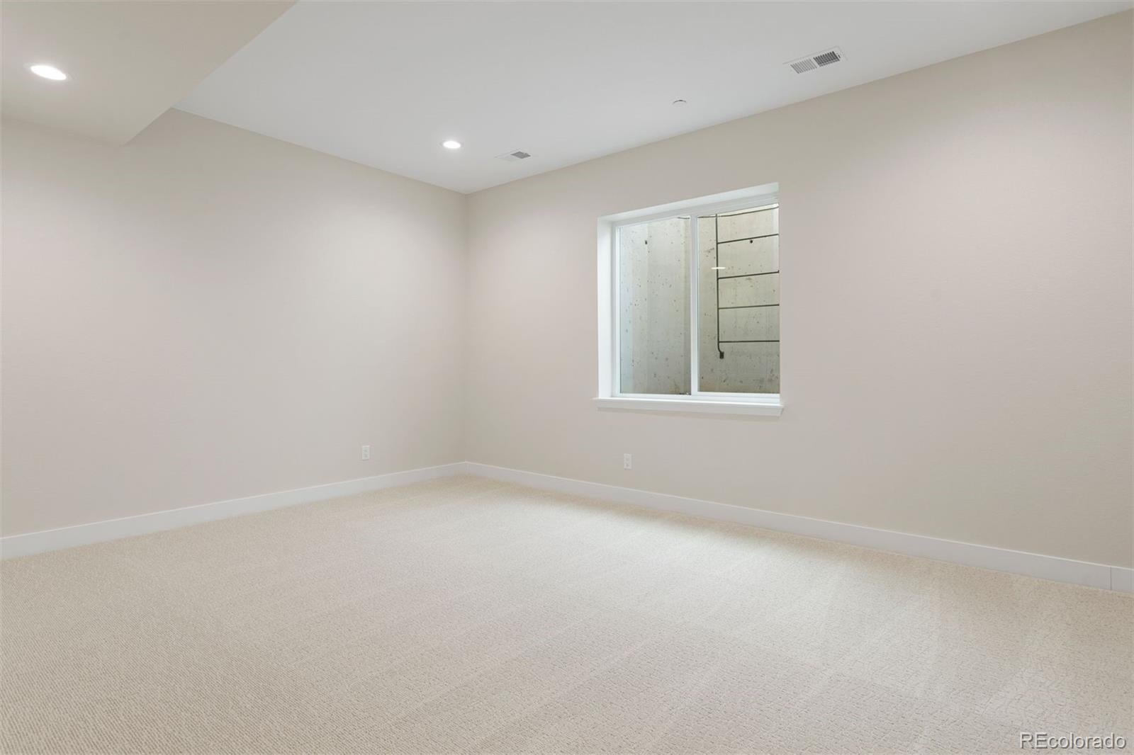 Castle Rock, Colorado, 80108, United States, 3 Bedrooms Bedrooms, ,4 BathroomsBathrooms,Residential,Active,1929695