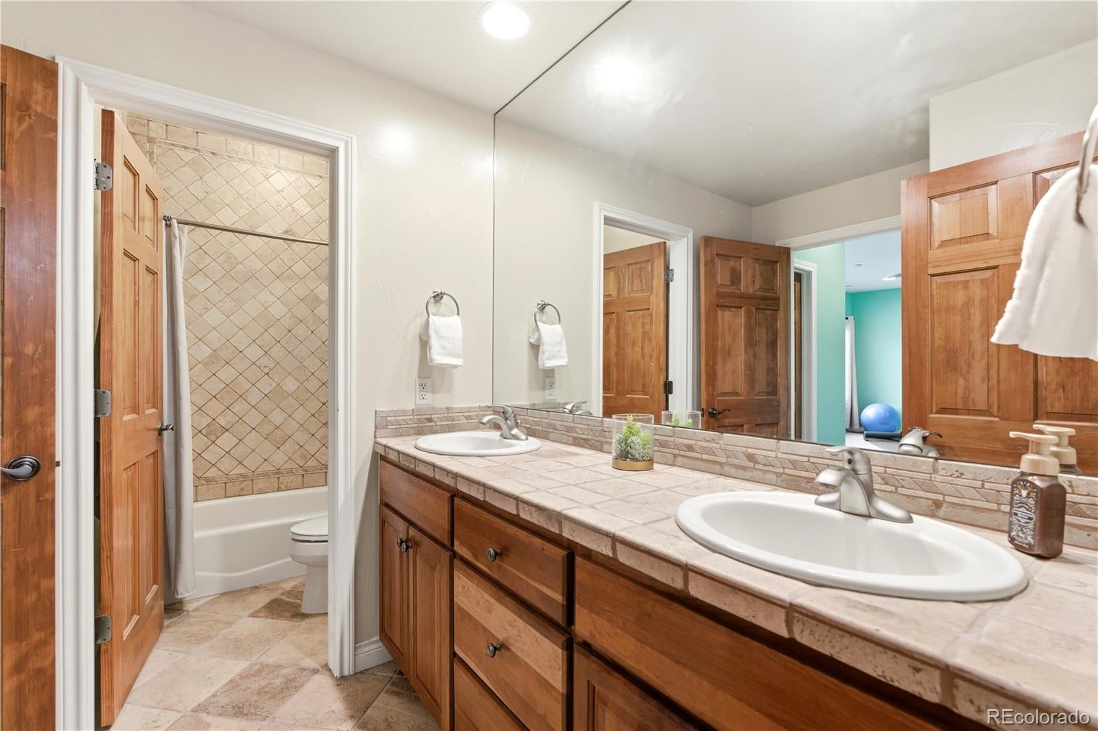 Castle Rock, Colorado, 80104, United States, 4 Bedrooms Bedrooms, ,4 BathroomsBathrooms,Residential,Active,2006935