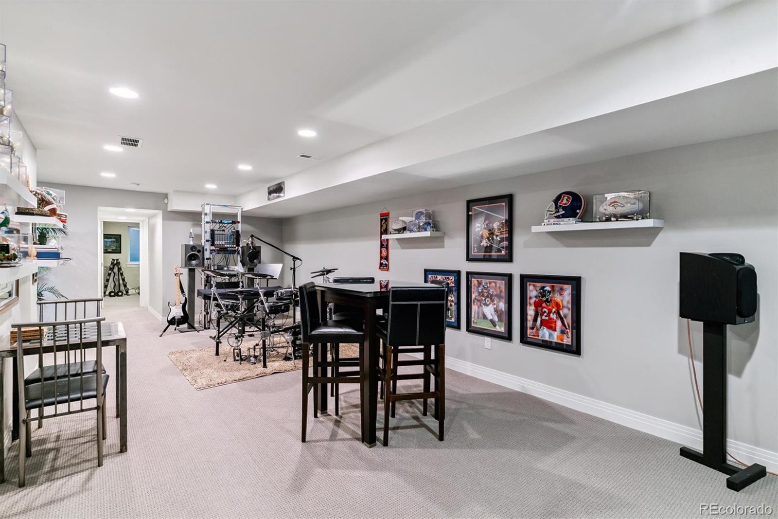 Denver, Colorado, 80205, United States, 4 Bedrooms Bedrooms, ,4 BathroomsBathrooms,Residential,Active,1905128