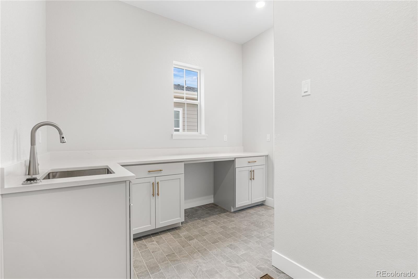 Castle Pines, Colorado, 80108, United States, 4 Bedrooms Bedrooms, ,5 BathroomsBathrooms,Residential,Active,1953011