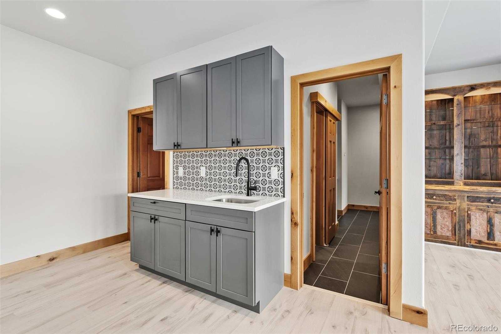 Silverthorne, Colorado, 80498, United States, 6 Bedrooms Bedrooms, ,4 BathroomsBathrooms,Residential,Active,1959532