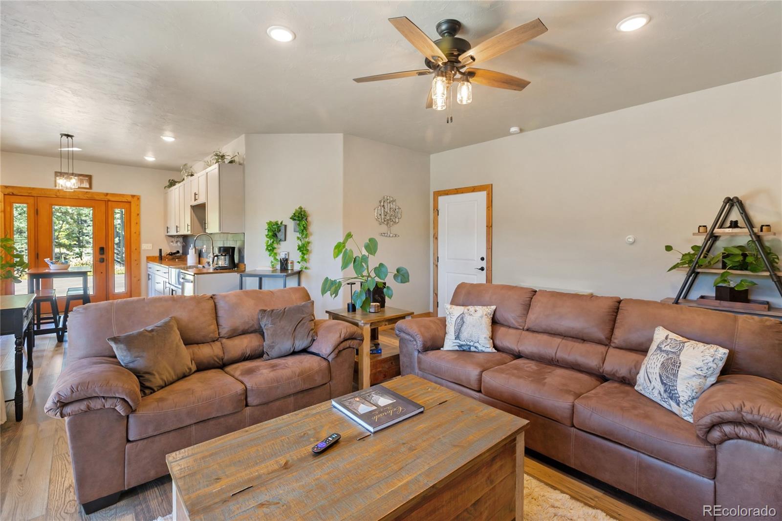 Florissant, Colorado, 80816, United States, 3 Bedrooms Bedrooms, ,3 BathroomsBathrooms,Residential,Active,1945362