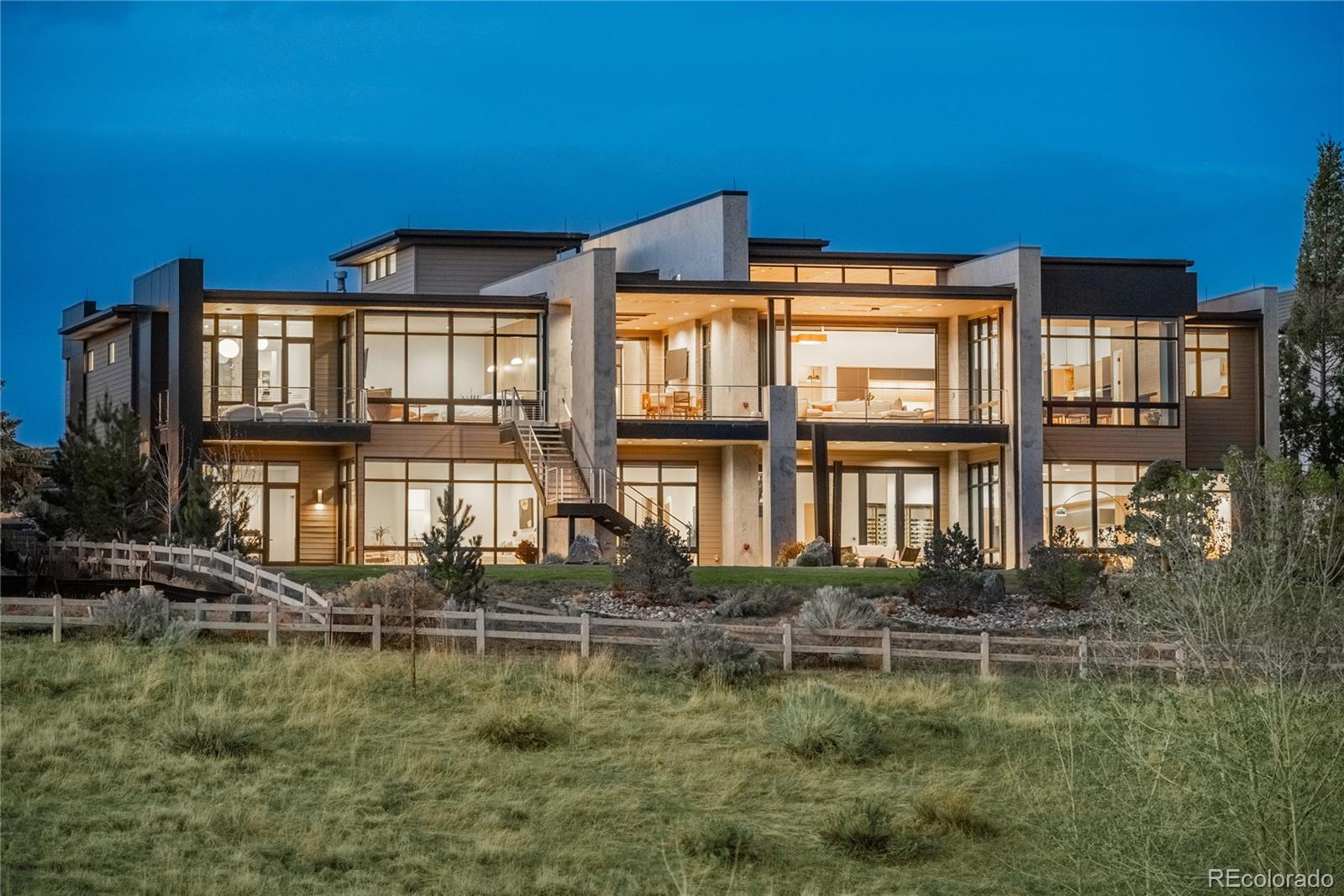 Highlands Ranch, Colorado, 80126, United States, 4 Bedrooms Bedrooms, ,7 BathroomsBathrooms,Residential,Active,2045709